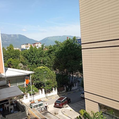 Royal 3 Hostel Tirana Exterior foto
